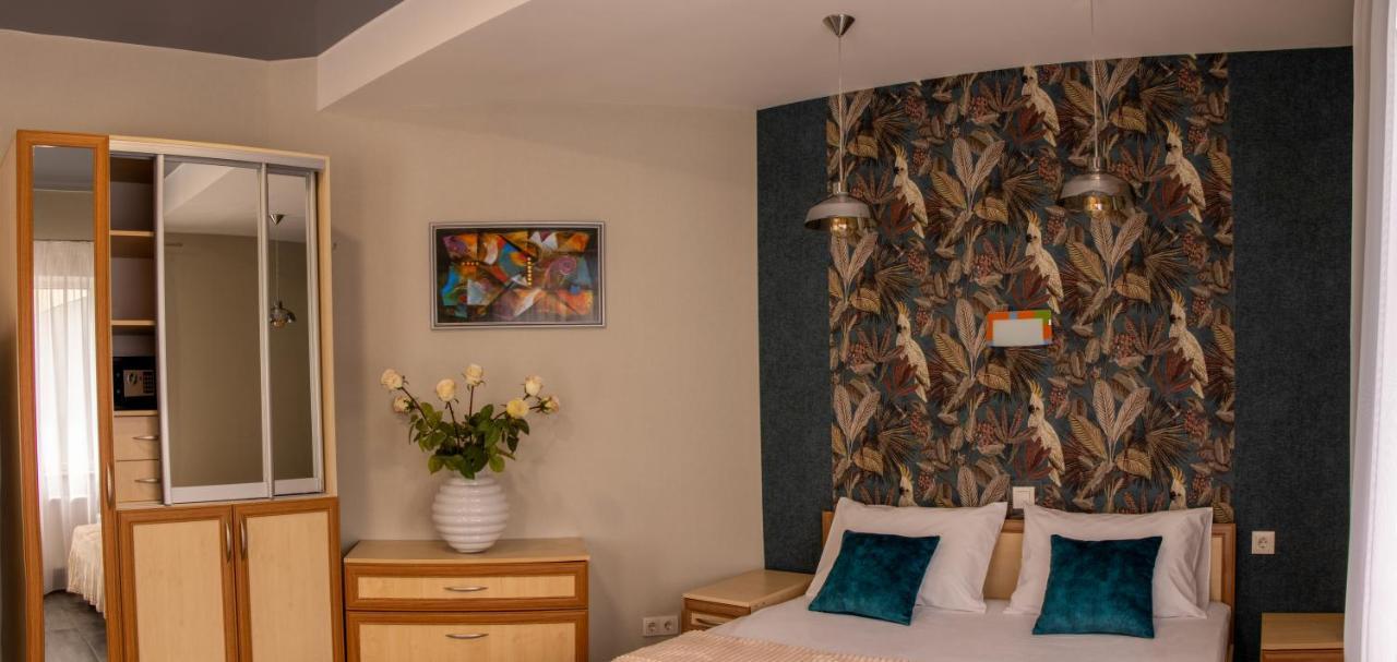 Sana Hostel Kharkiv Bagian luar foto