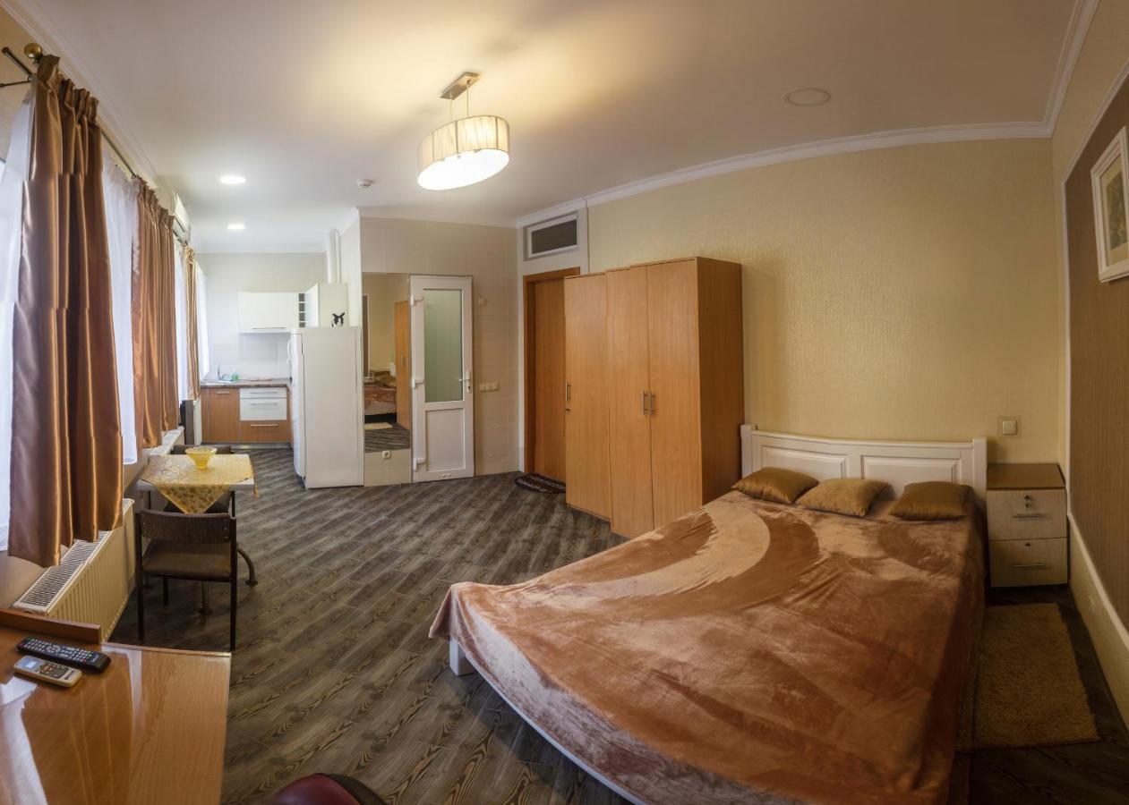 Sana Hostel Kharkiv Bagian luar foto